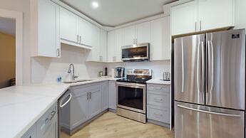 Ironwoods Blueberry Hill by Whistler VR