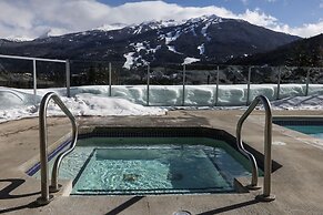 Ironwoods Blueberry Hill by Whistler VR