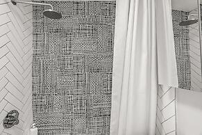 Spacious & CentralGetaway QueenBeds