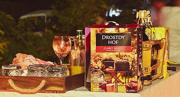 Lake Munyanyange Caves Lodge