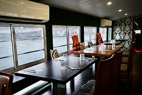 Flodine Boat