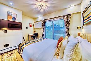 Neocolonial Nouveau Kensington Vacation Home