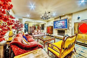 Neocolonial Nouveau Kensington Vacation Home