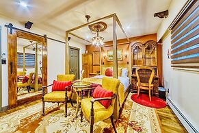 Neocolonial Nouveau Kensington Vacation Home