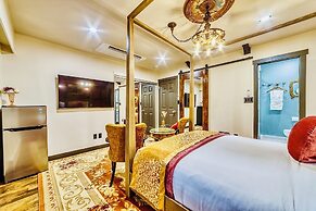 Neocolonial Nouveau Kensington Vacation Home