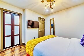 Neocolonial Nouveau Kensington Vacation Home