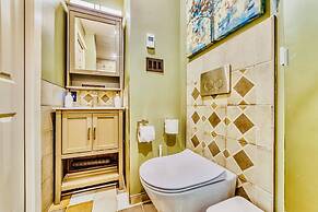 Neocolonial Nouveau Kensington Vacation Home