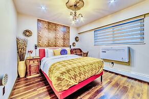 Neocolonial Nouveau Kensington Vacation Home