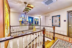 Neocolonial Nouveau Kensington Vacation Home