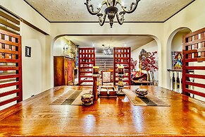 Neocolonial Nouveau Kensington Vacation Home