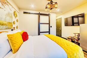 Neocolonial Nouveau Kensington Vacation Home