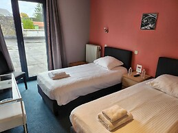 Pitlane Lodge