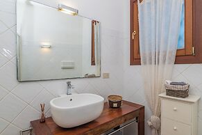 Il Borgo 2/12 700mt From The Beach