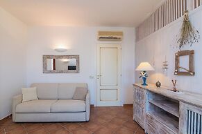 Il Borgo 2/12 700mt From The Beach