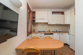 Il Borgo 2/12 700mt From The Beach