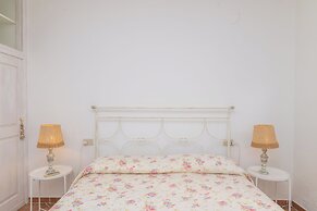 Il Borgo 2/12 700mt From The Beach