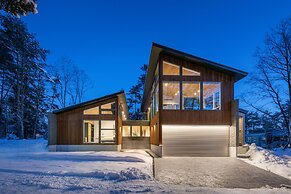 The Moo by The Hakuba Collection