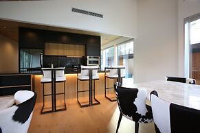 The Moo by The Hakuba Collection