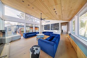 The Moo by The Hakuba Collection