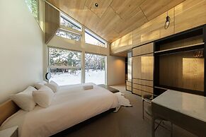 The Moo by The Hakuba Collection