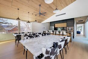 The Moo by The Hakuba Collection