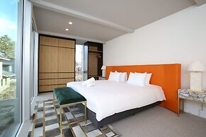 The Moo by The Hakuba Collection