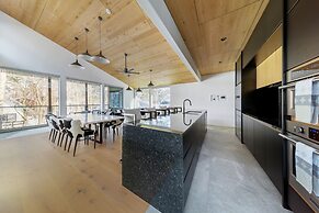 The Moo by The Hakuba Collection