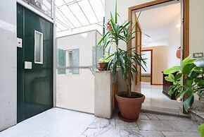 Via Avvocata 25 in Napoli