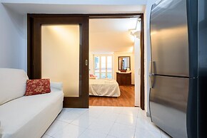 Via Avvocata 25 in Napoli