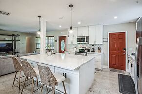 Beautiful Comfy Home With Private Hot Tub Close To Beach 2 Bedroom Hom