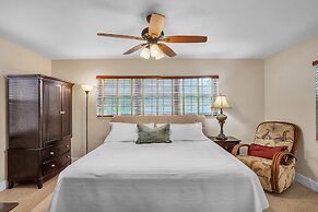 Beautiful Comfy Home With Private Hot Tub Close To Beach 2 Bedroom Hom