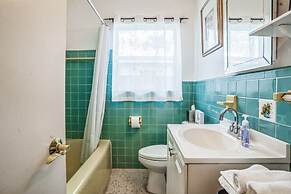 Beautiful Comfy Home With Private Hot Tub Close To Beach 2 Bedroom Hom