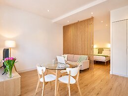 Paseo Suites Hotel