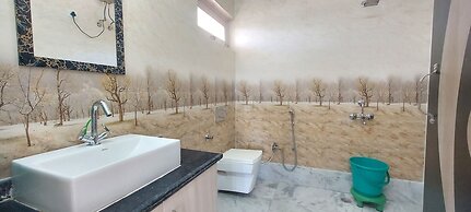 LakeBreeze By Sunrise