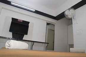 iROOMZ D Silver Suites