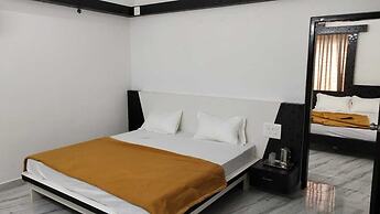 iROOMZ S Silver Suites