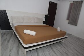 iROOMZ S Silver Suites