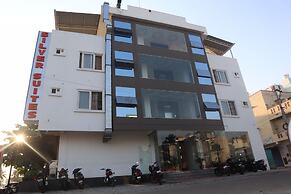 iROOMZ S Silver Suites