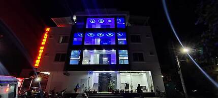 iROOMZ S Silver Suites