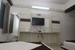 iROOMZ S Silver Suites