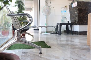 iROOMZ S Silver Suites