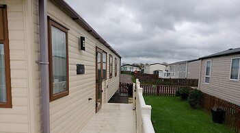 149 Unity Beach 6 Berth Encl Garden no Pets