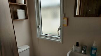 149 Unity Beach 6 Berth Encl Garden no Pets