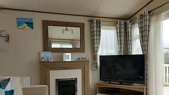 149 Unity Beach 6 Berth Encl Garden no Pets