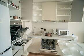 Modern Stylish Apartment - Near Mall of Istanbul