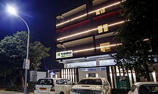 Treebo Noida Grand