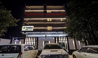 Treebo Noida Grand