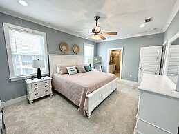 Sugar Beach Retreat 4 Bedroom Home by RedAwning