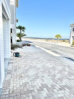 Sugar Beach Retreat 4 Bedroom Home by RedAwning