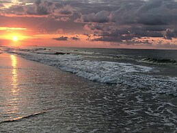 Sugar Beach Retreat 4 Bedroom Home by RedAwning